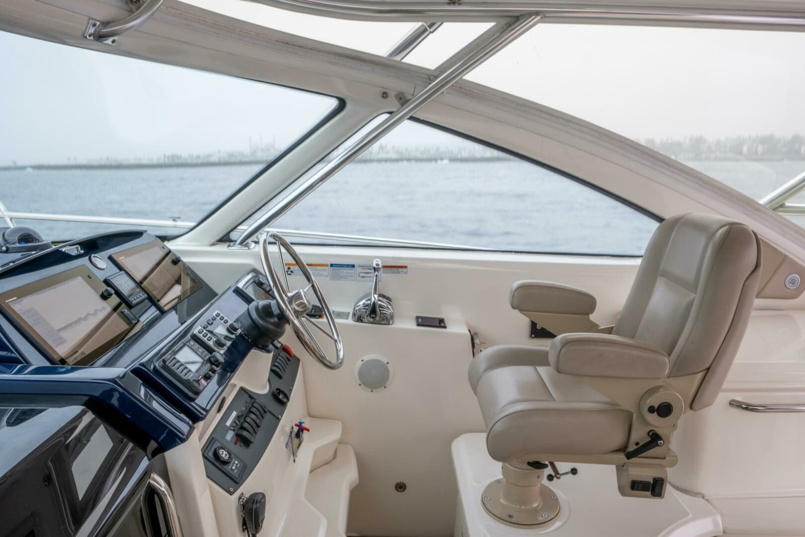 2015 Tiara Yachts 4300 Open - Photo 20