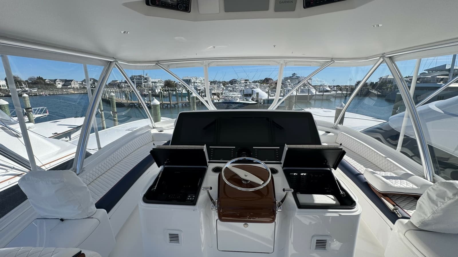 2024 Viking 64 Convertible - Photo 6