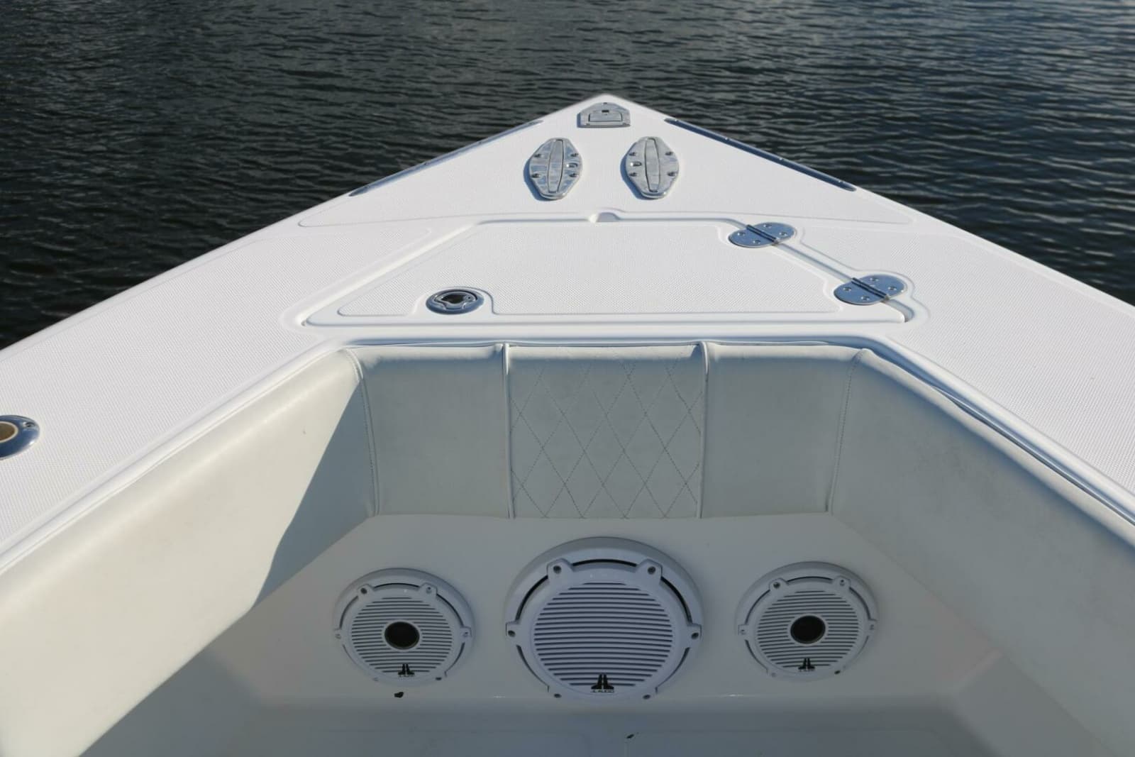 2008 Venture 39 Center Console - Photo 4