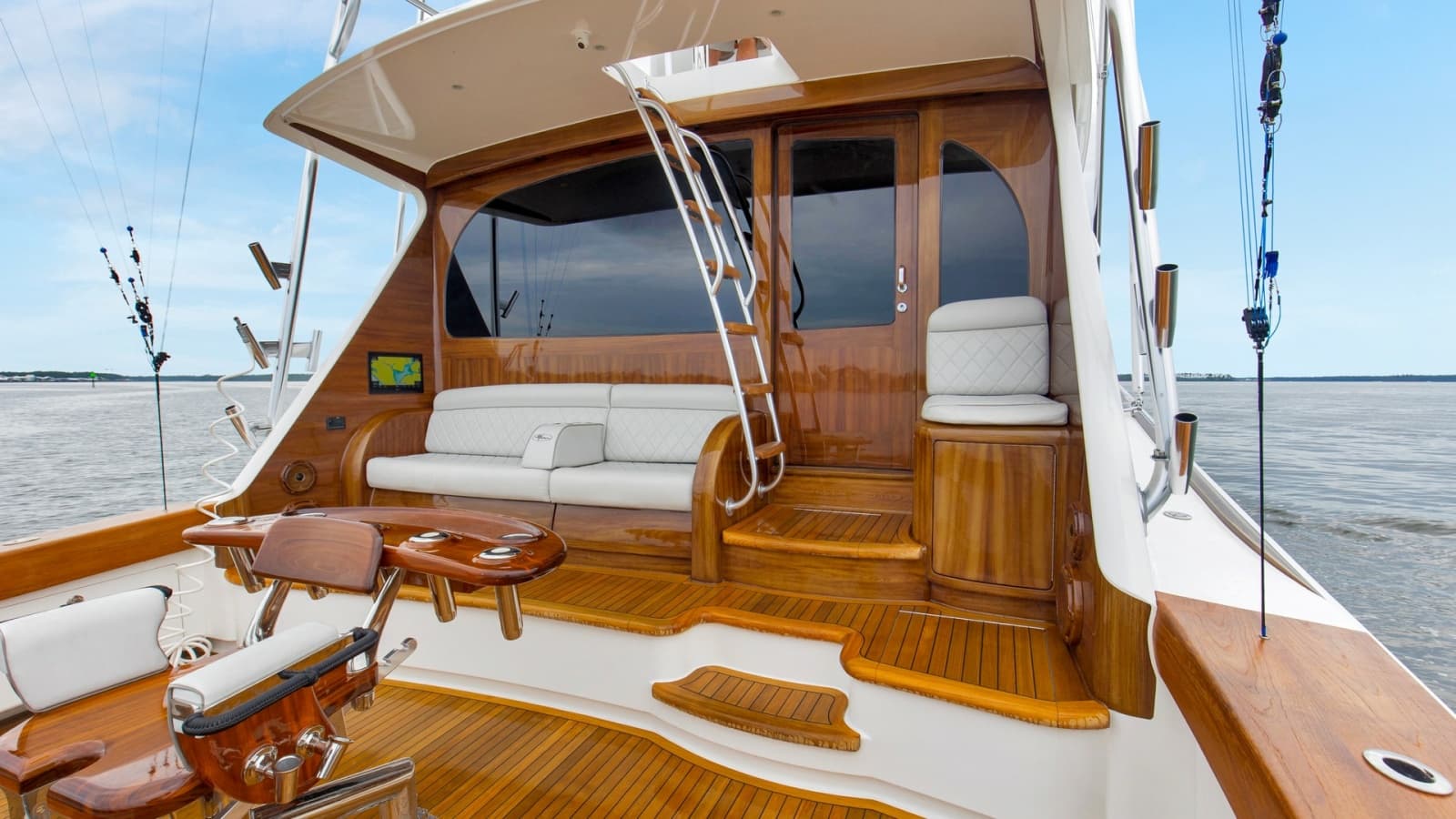 2020 Viking 68 Convertible - Photo 48