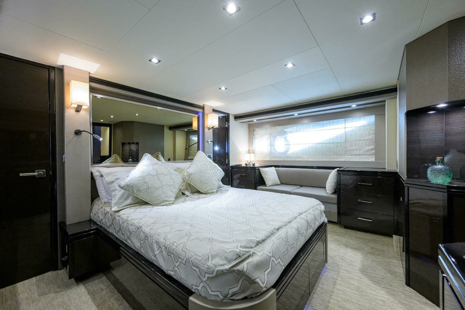 2016 Marquis 660 Sport Yacht - Photo 10