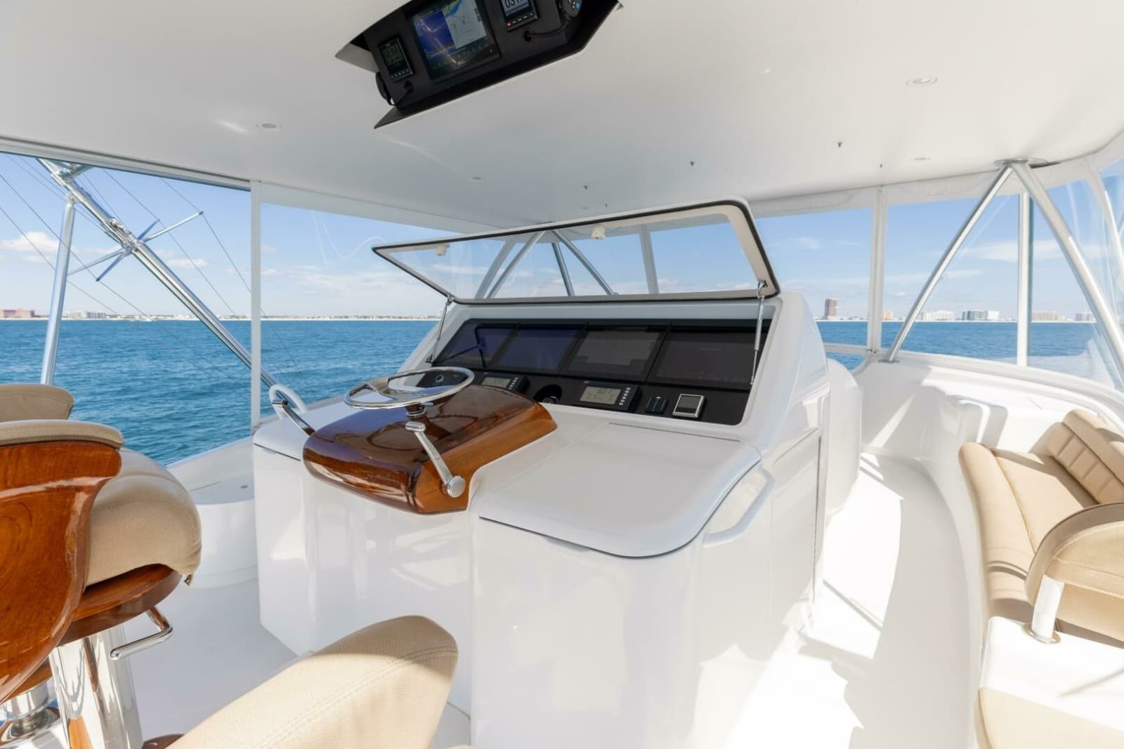 2013 Viking 76 Convertible - Photo 56