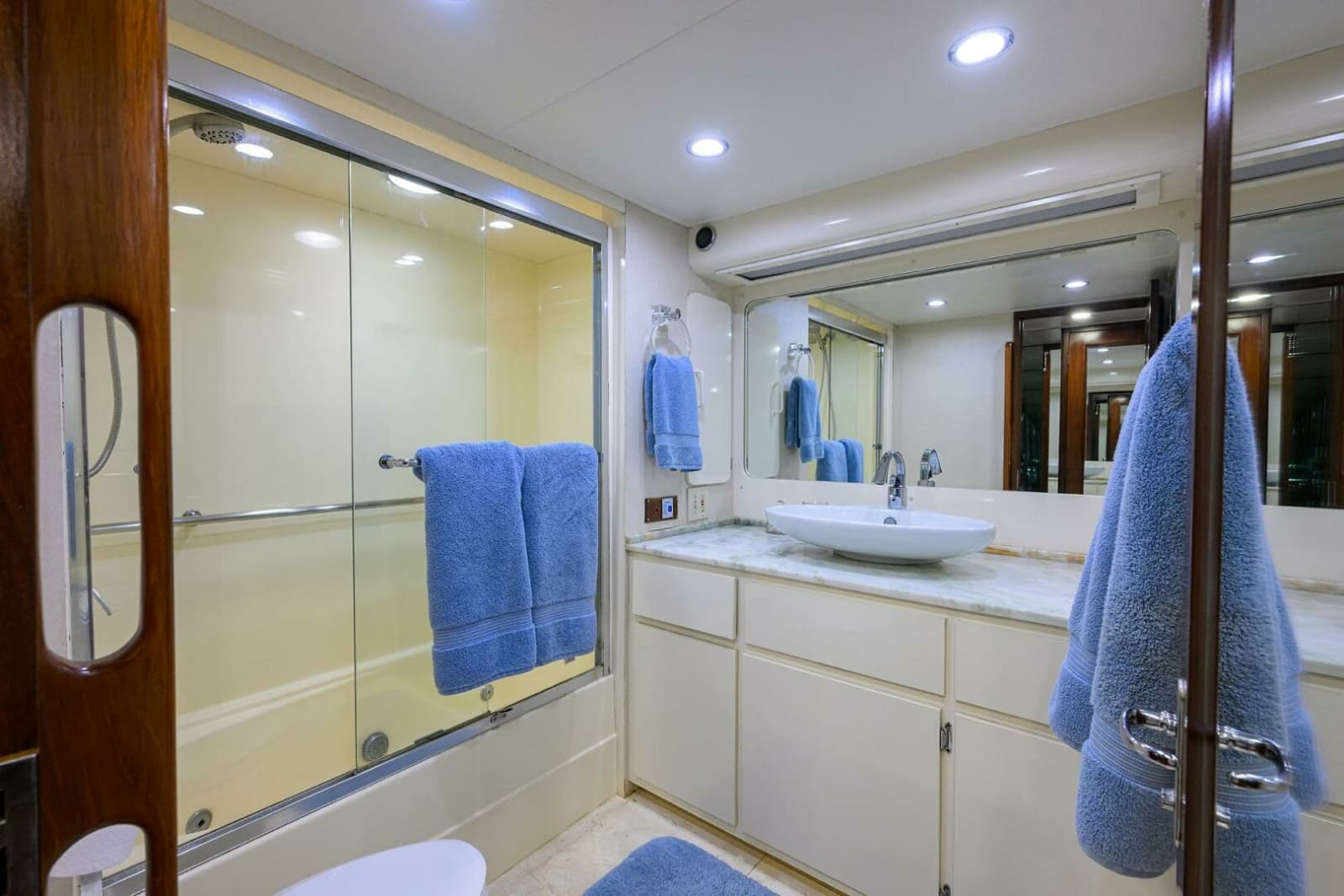 1991 Hatteras 78 Cockpit Motor Yacht - Photo 10