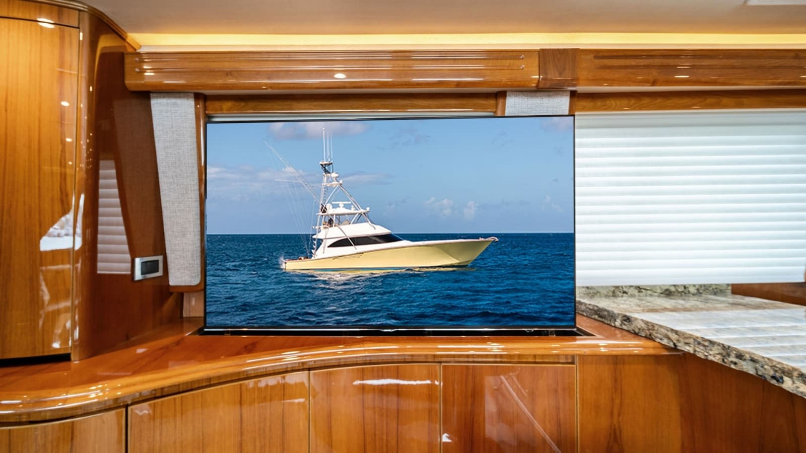 2015 Viking 70 Convertible  - Photo 8