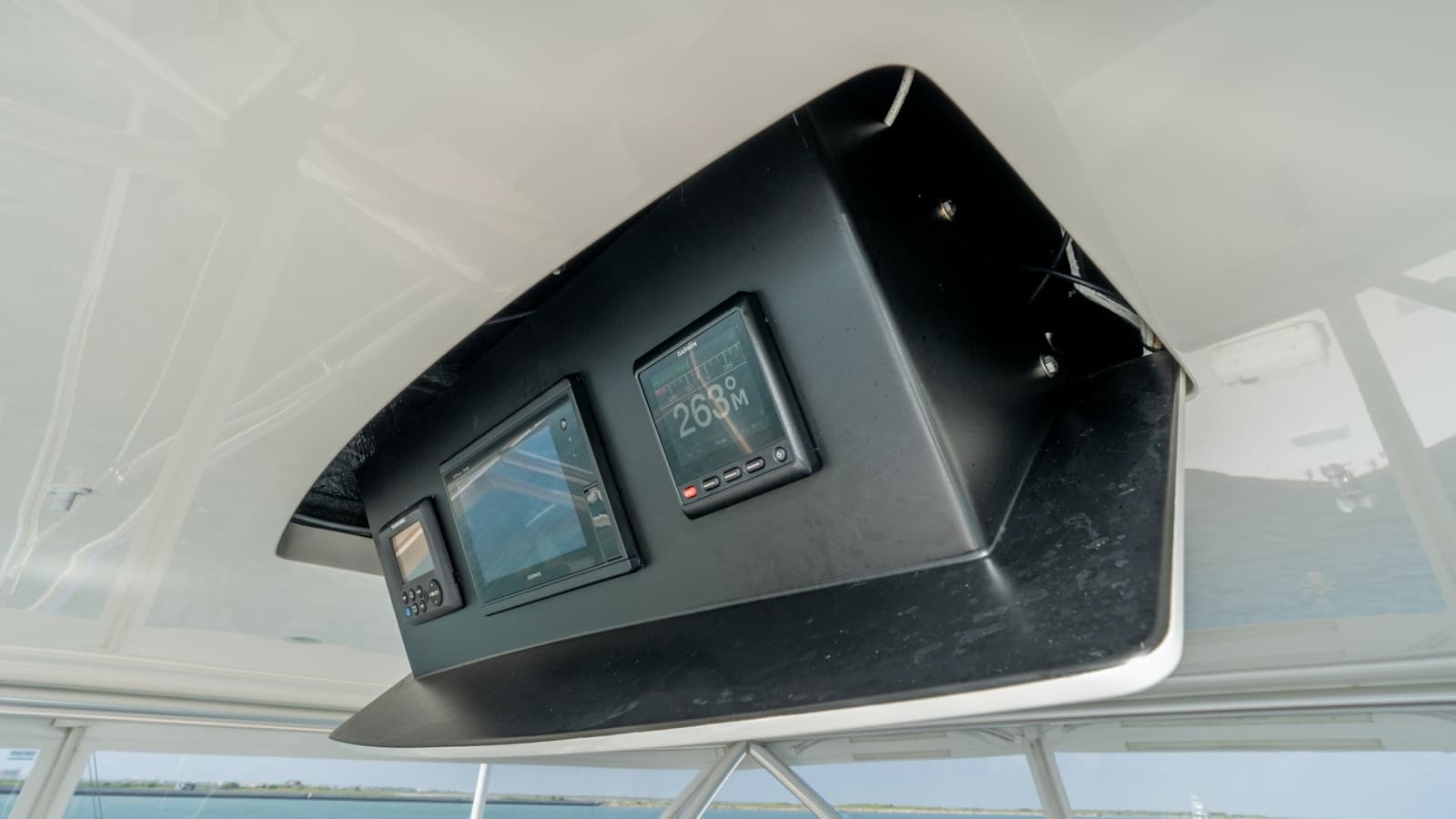 2017 Viking 55 Convertible - Photo 35