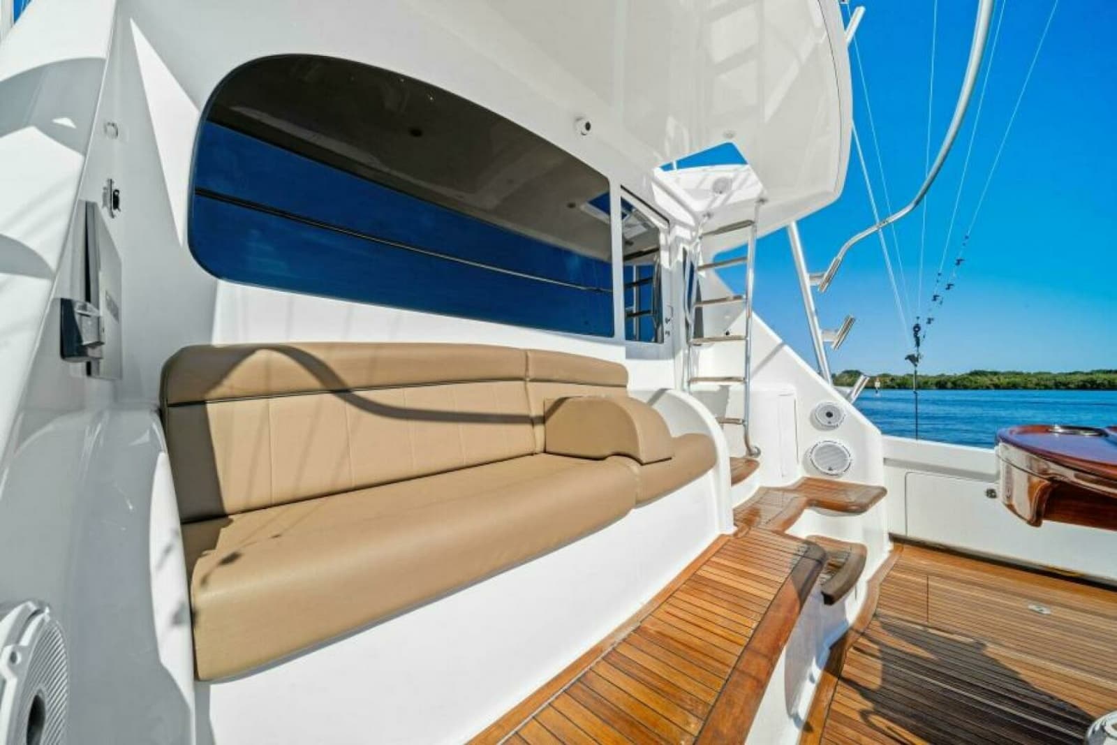 2016 Viking 55 Convertible - Photo 26