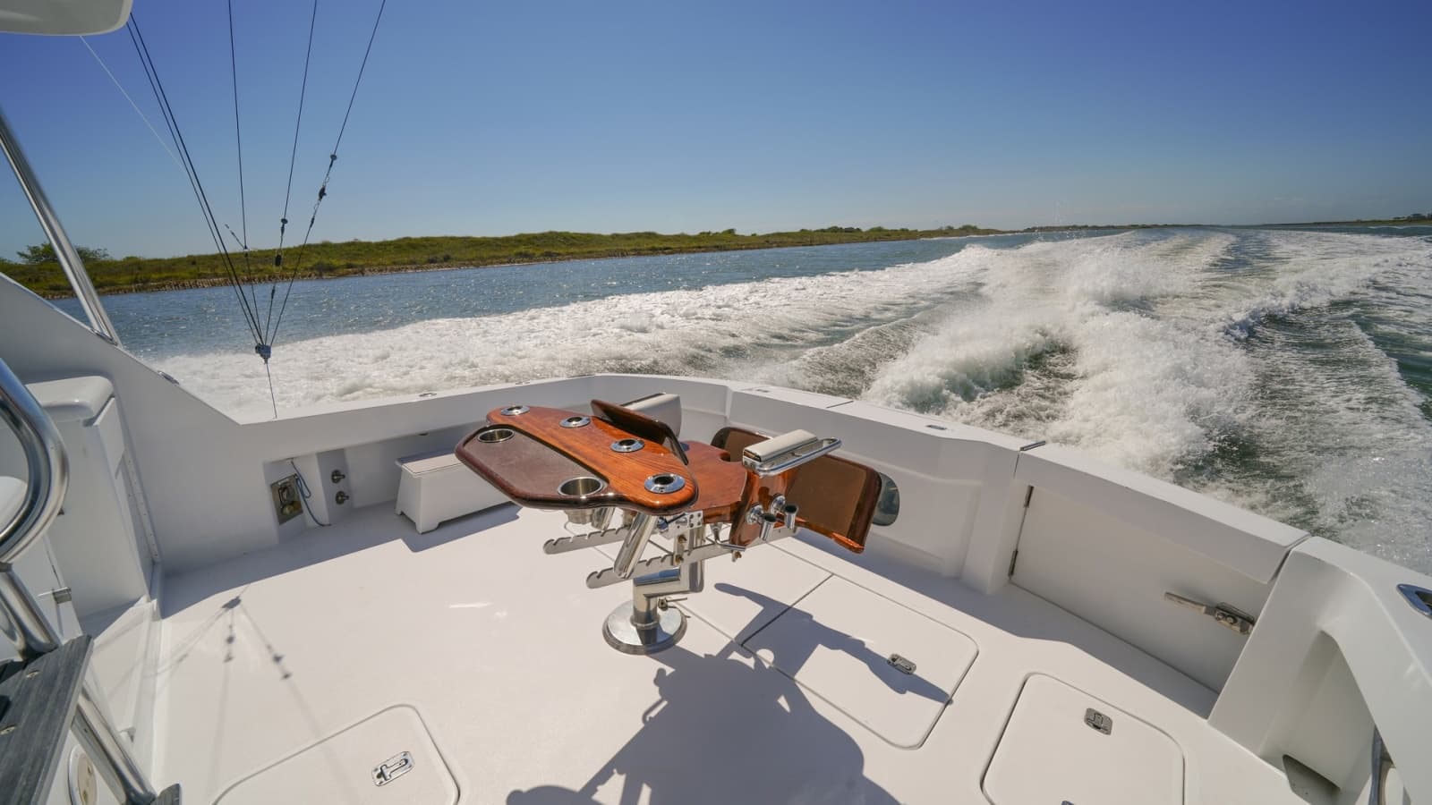 2001 Hatteras 60 Convertible - Photo 27