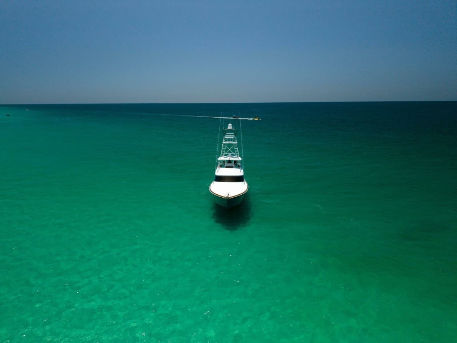2015 Viking 62 Convertible - Photo 38