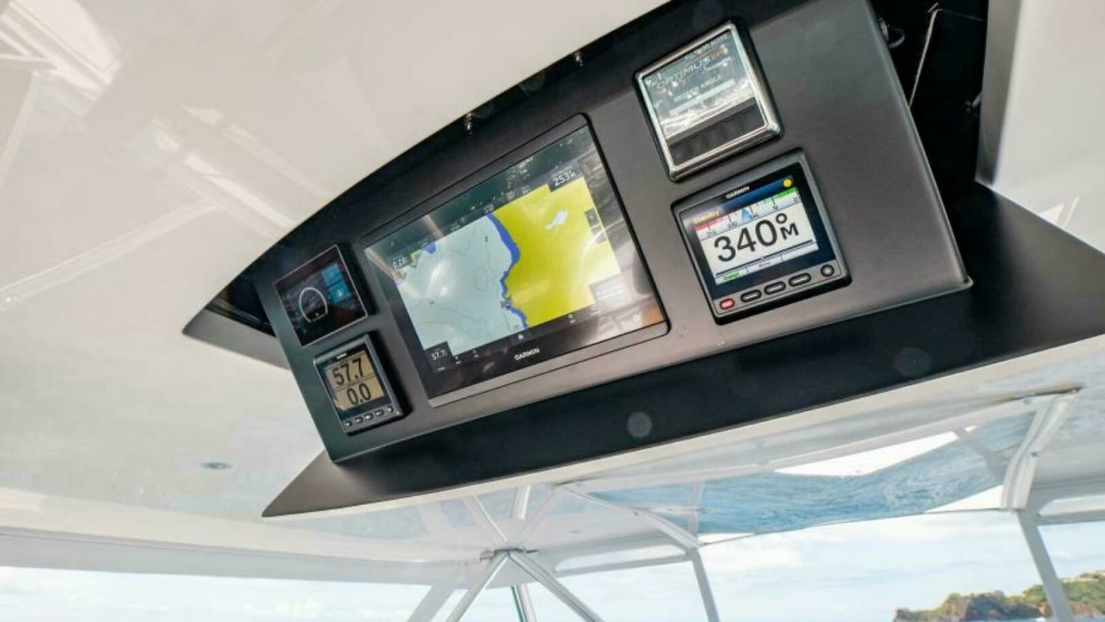 2023 Viking 64 Convertible - Photo 43