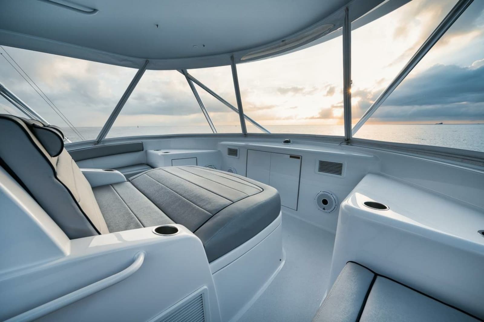 2020 Hatteras Convertible GT59 - Photo 28