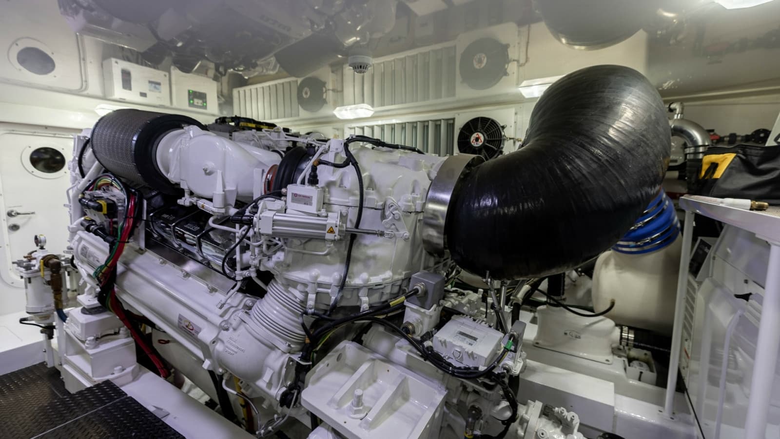 2019 Viking 68 Convertible - Photo 47