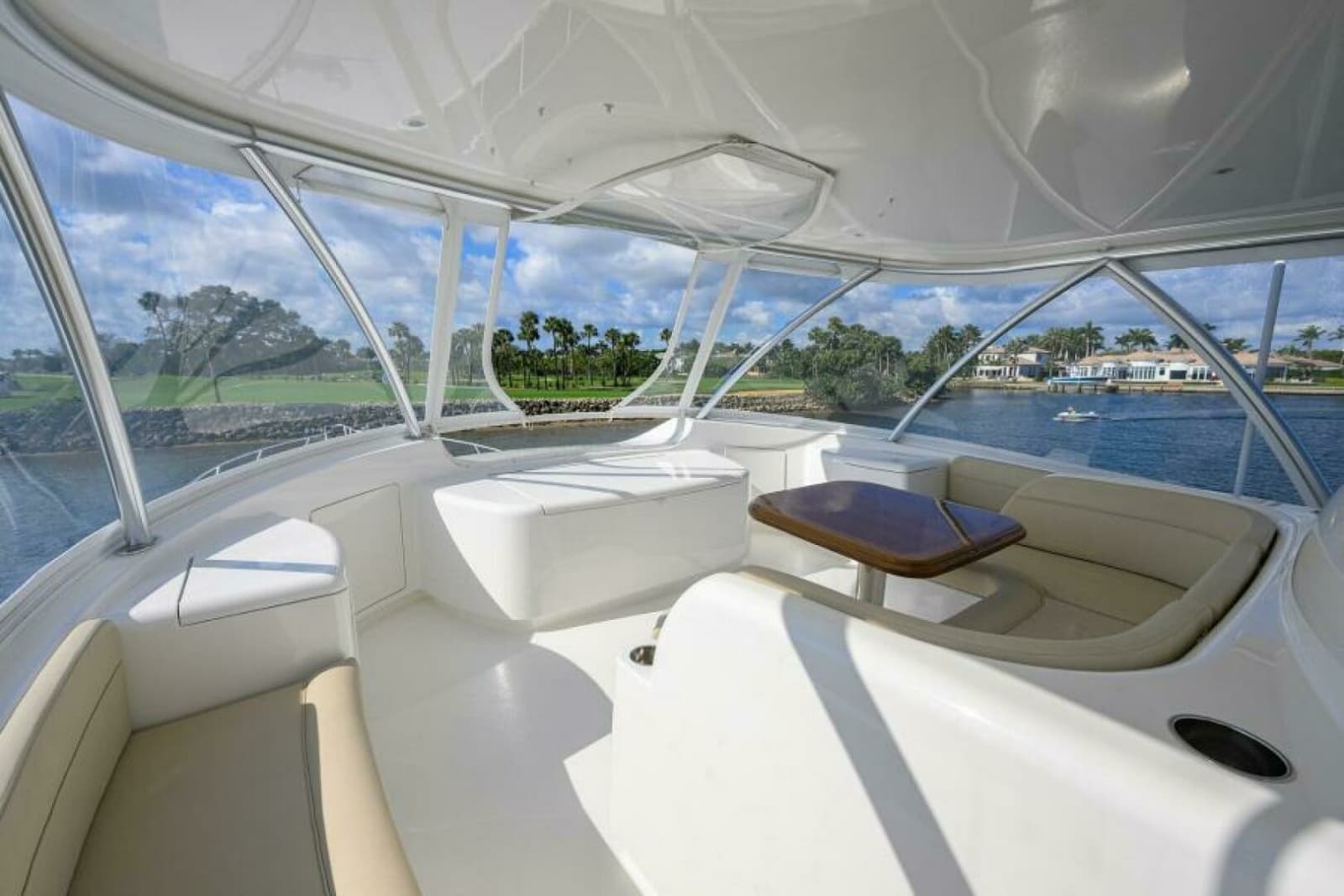 2019 Viking 80 Convertible - Photo 36