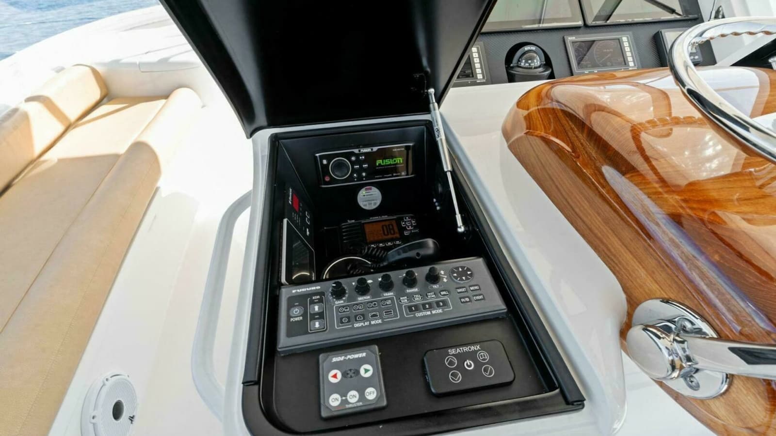 2013 Viking 55 Convertible - Photo 71