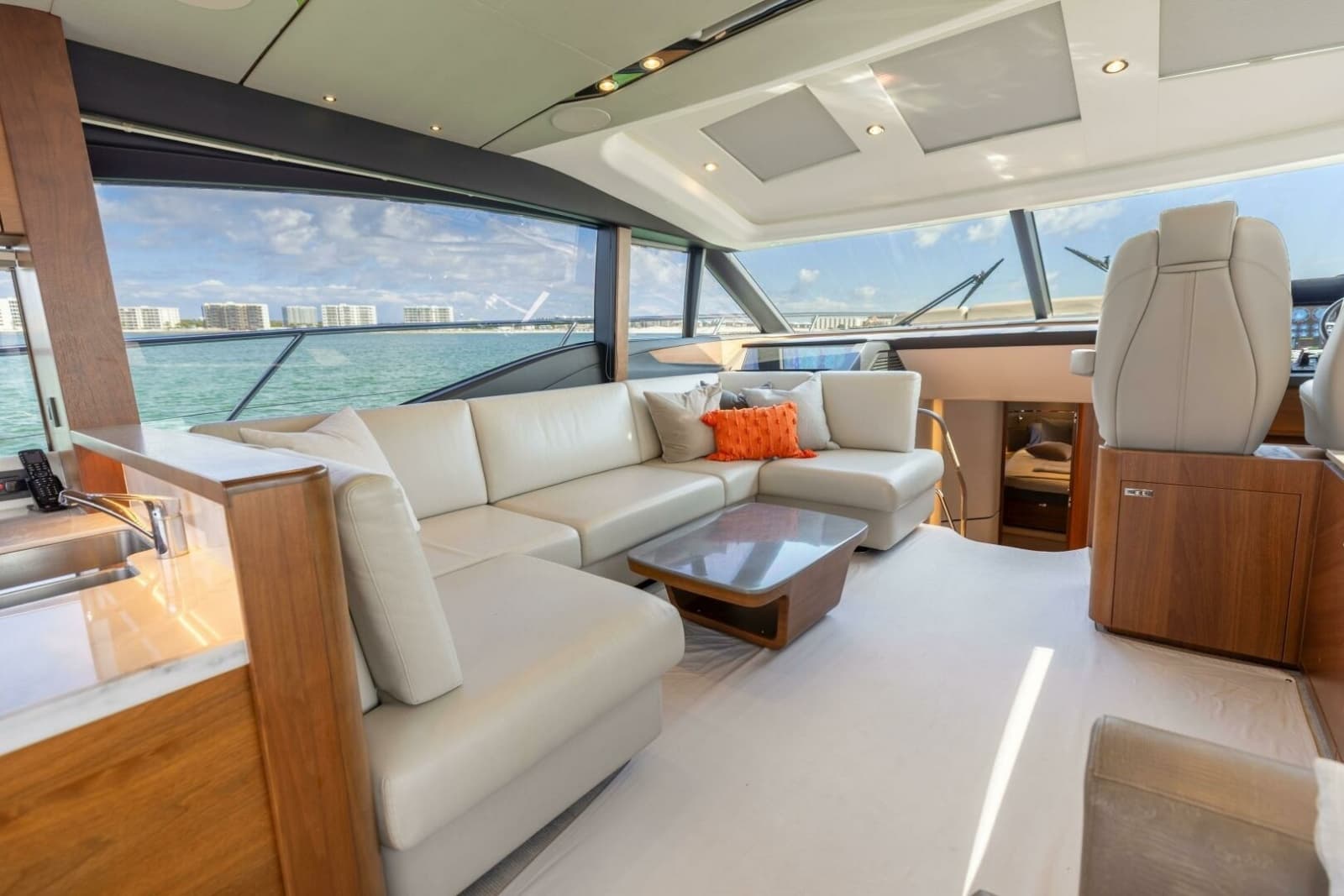 2019 Princess S65 - Photo 11