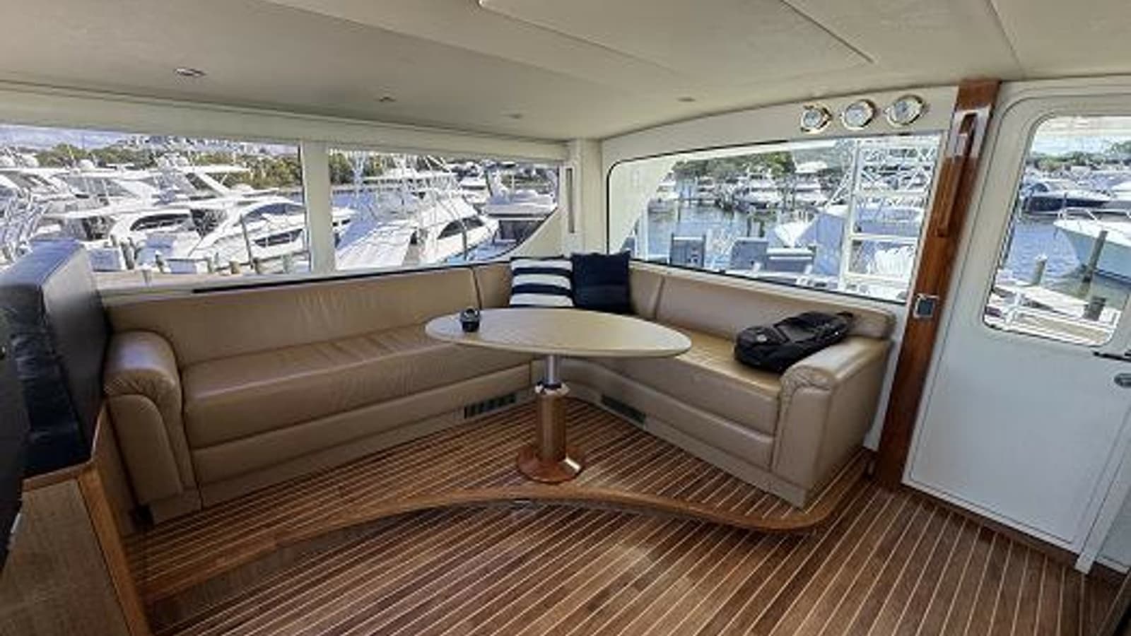2007 Viking 74 Enclosed Bridge - Photo 18
