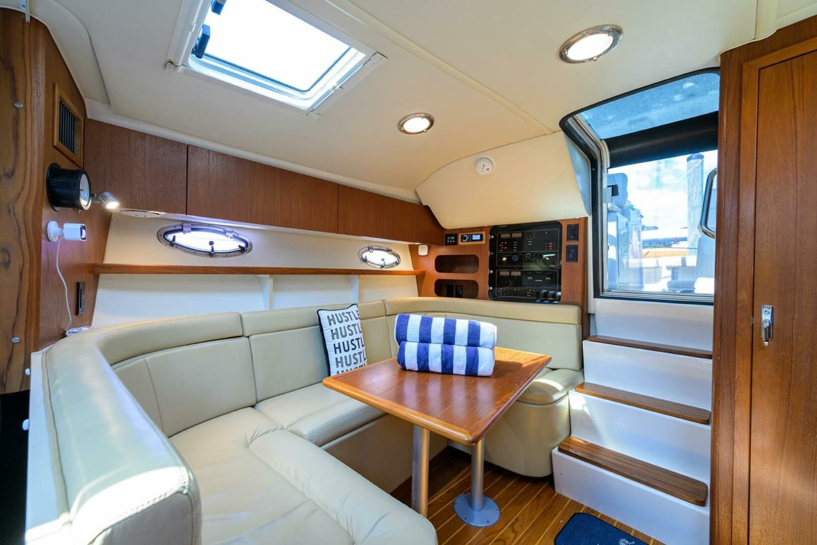 2002 Tiara Yachts 3100 LE - Photo 4