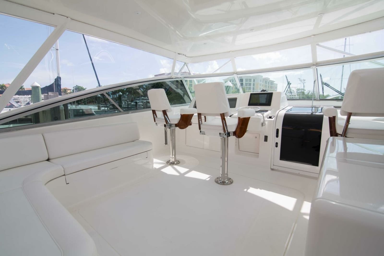 2001 Viking 50 Express - Photo 33