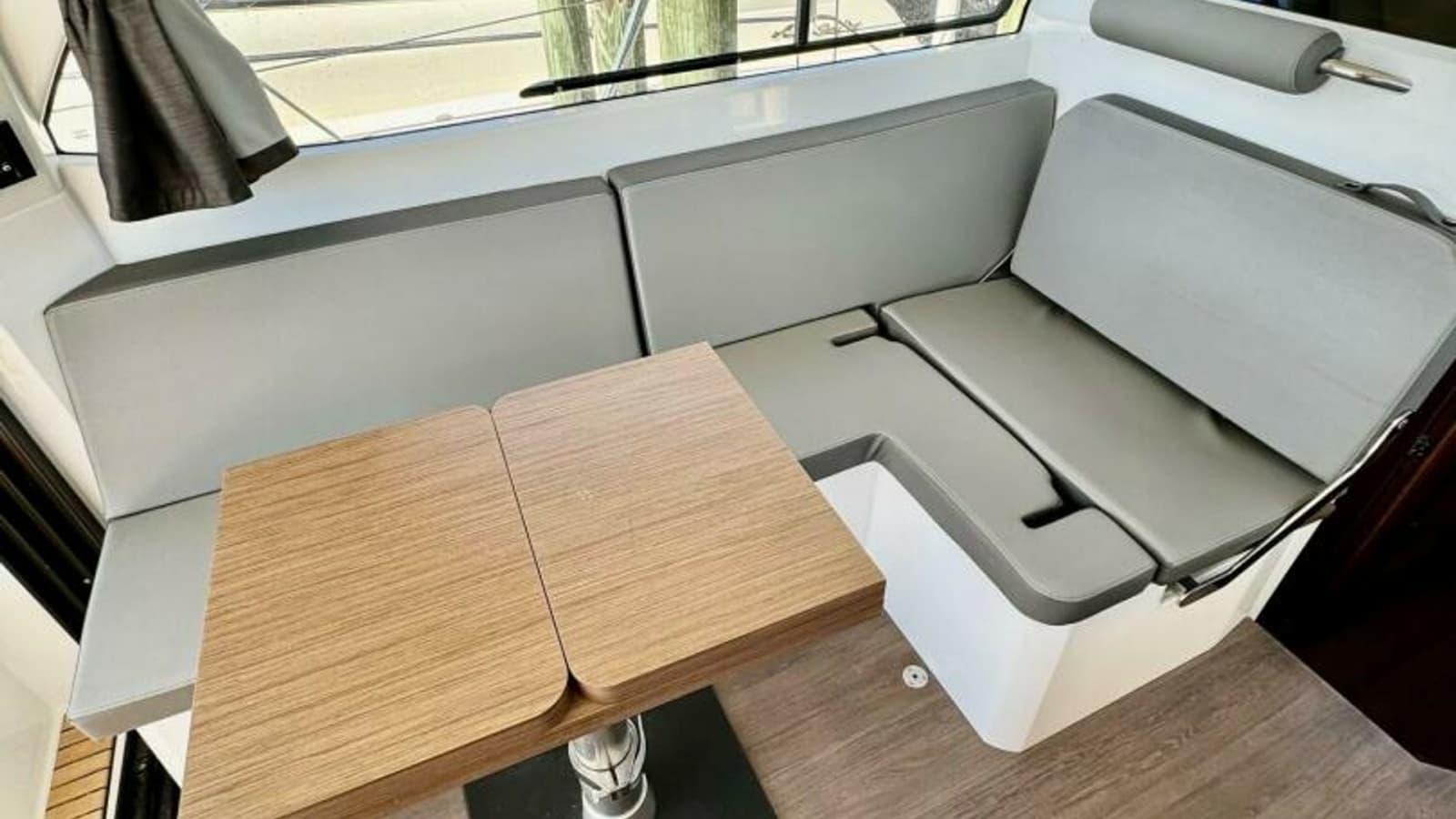 2022 Beneteau Antares 11 - Photo 6
