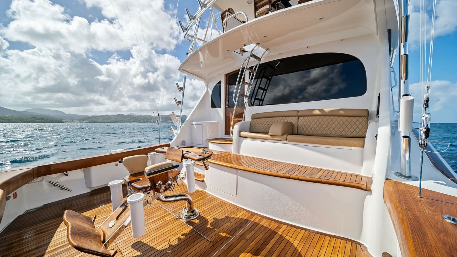 2015 Viking 70 Convertible  - Photo 56