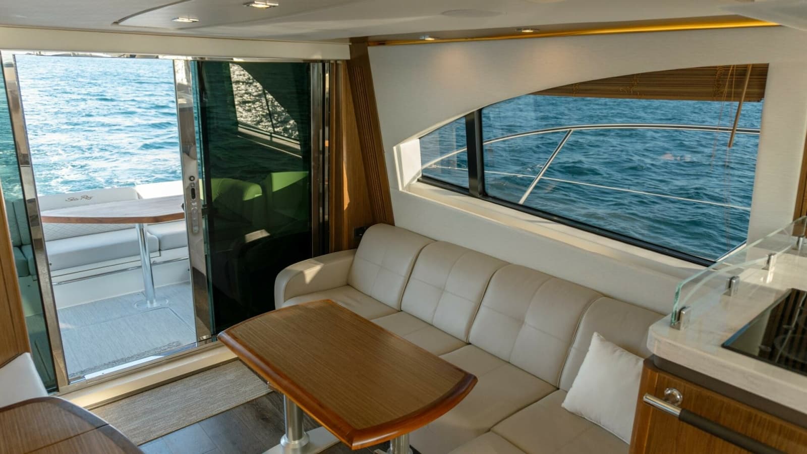 2017 Sea Ray 51 Flybridge - Photo 7