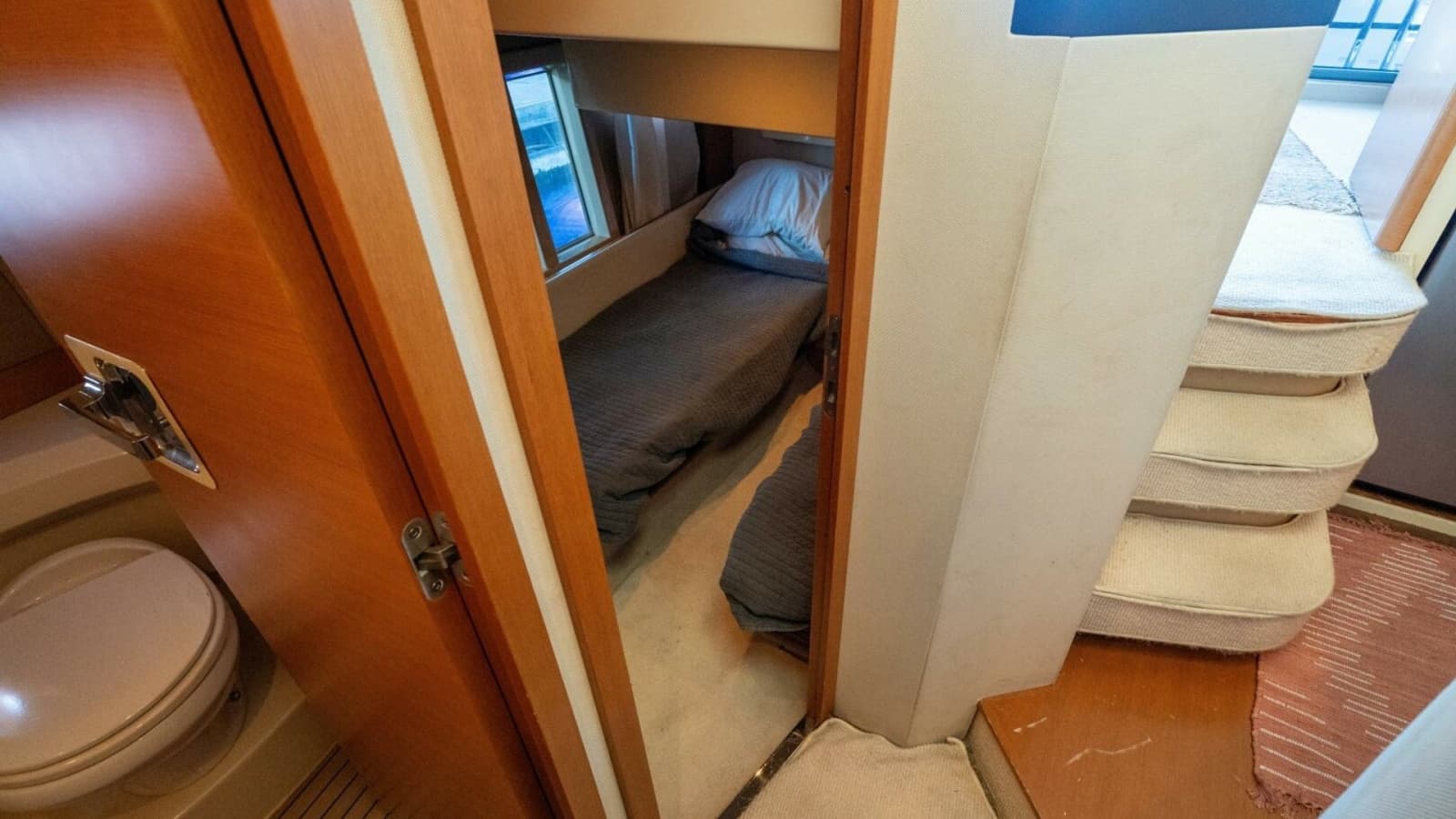 2013 Azimut 40 Flybridge - Photo 21
