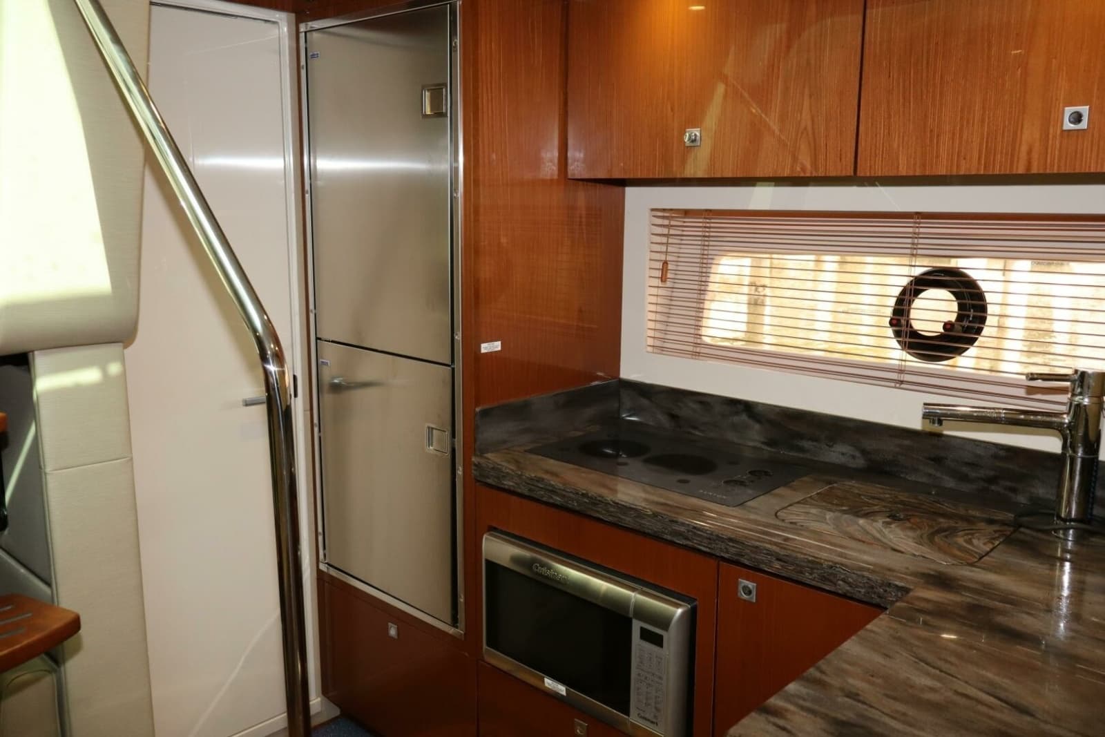 2015 Sea Ray 410 Sundancer - Photo 33