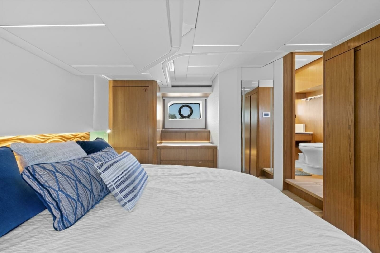 2023 Tiara Yachts EX 60 - Photo 65