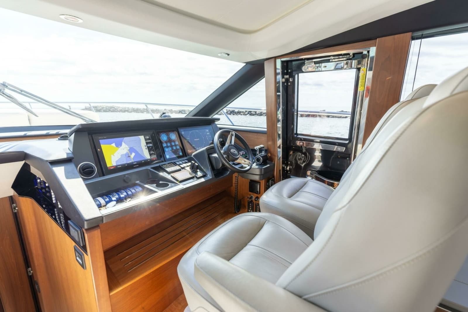2019 Princess S65 - Photo 18