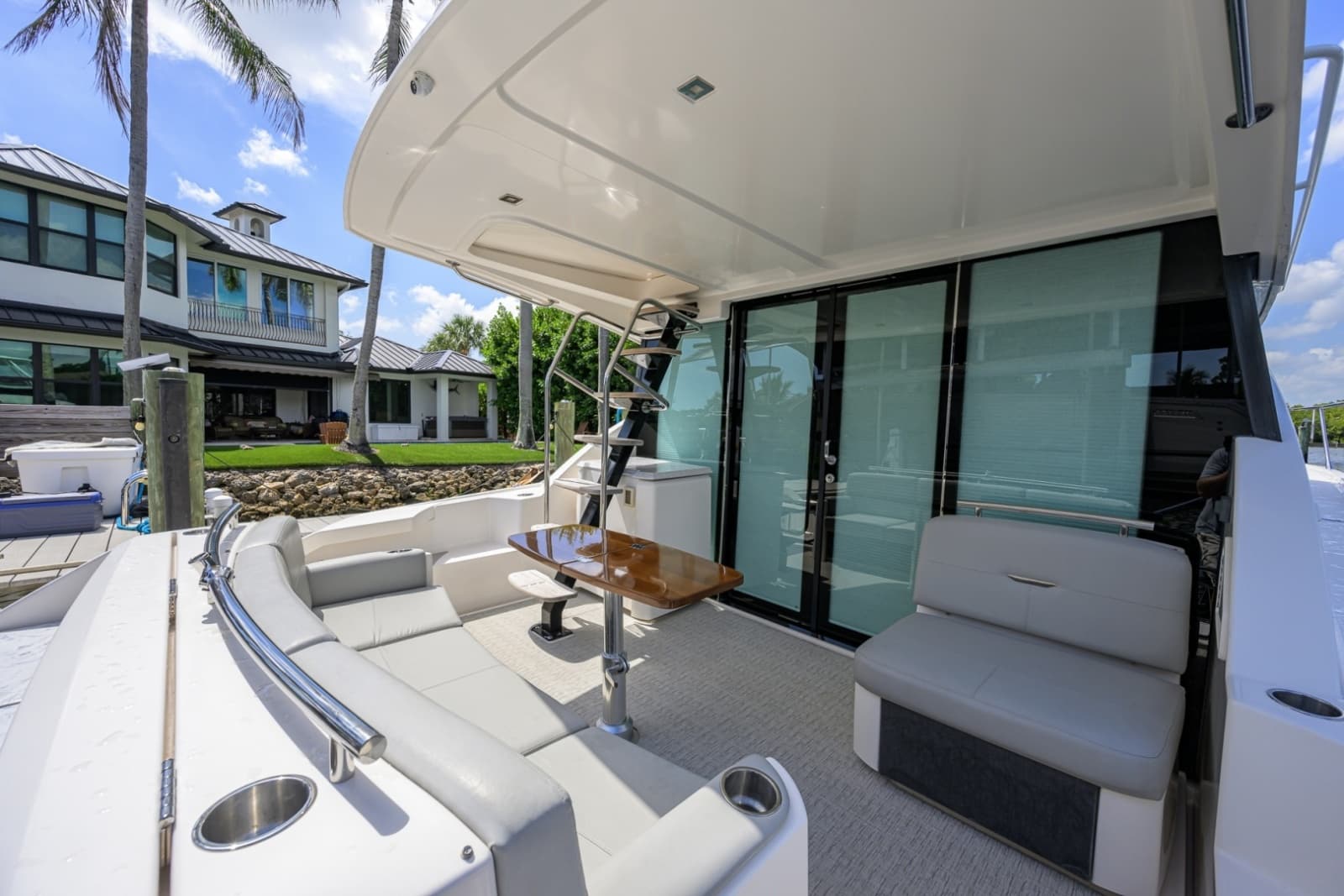 2017 Tiara Yachts 44 Flybridge - Photo 5