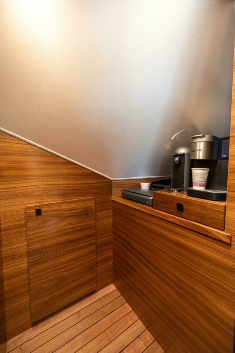 2025 Viking 82 Convertible - Photo 15