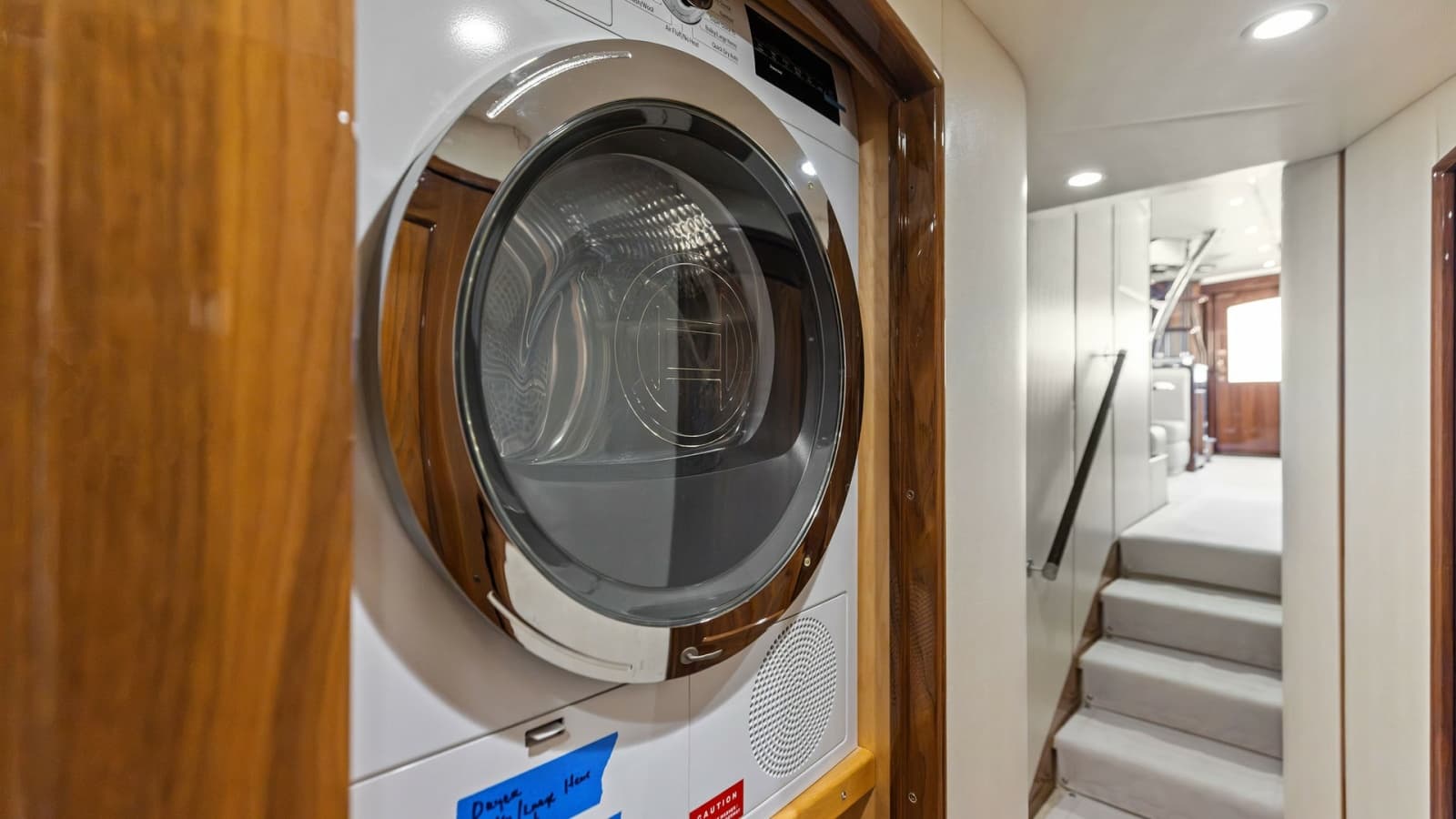 2018 Viking 62 Enclosed Bridge - Photo 33