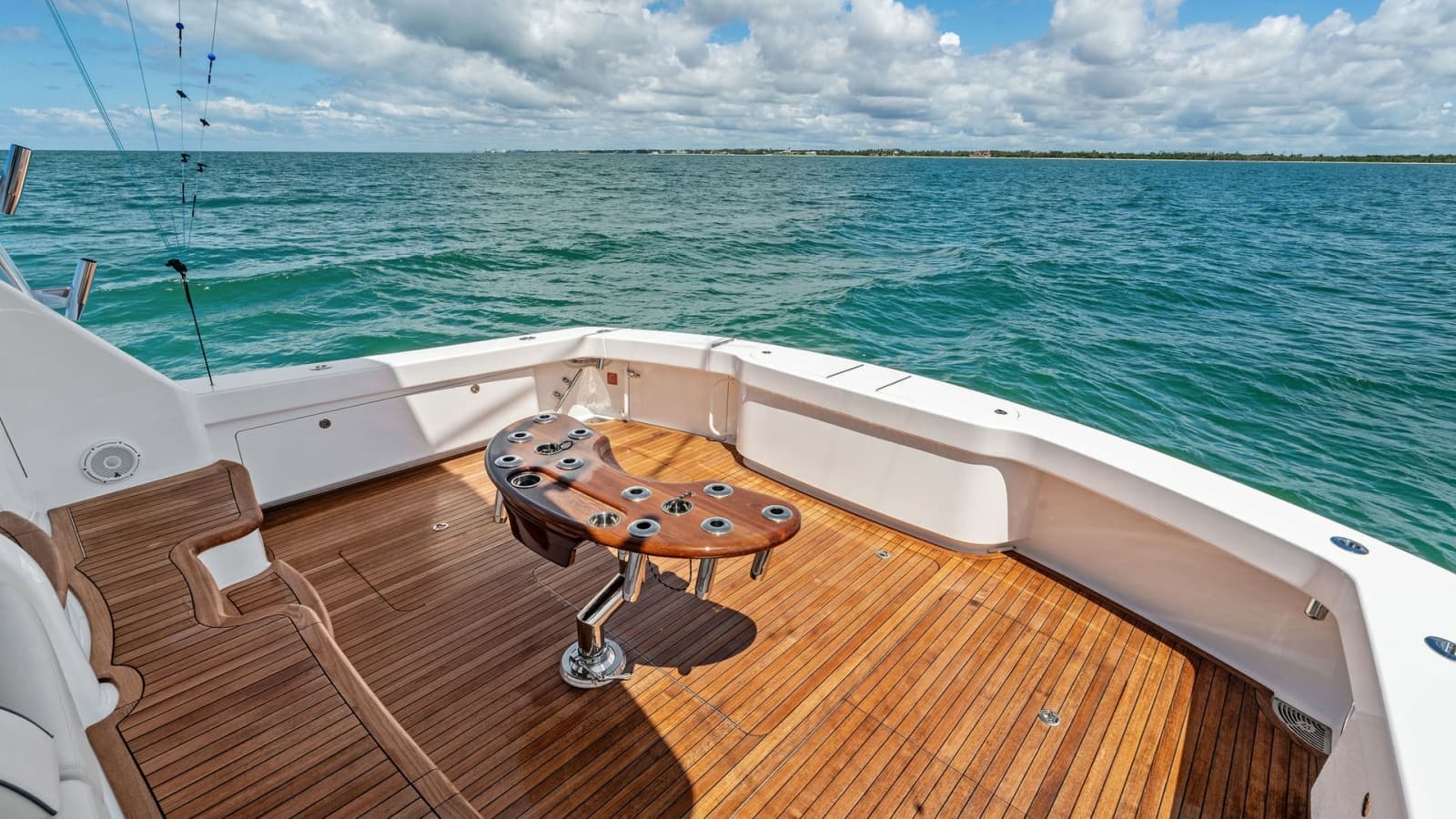 2024 Viking 68 Convertible - Photo 43