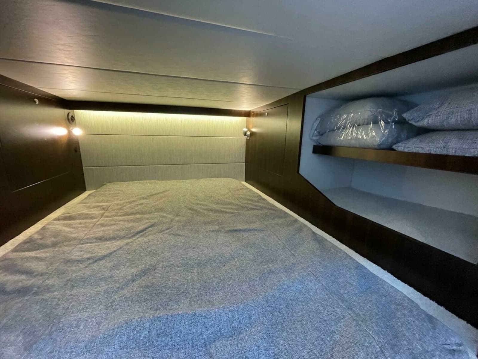 2023 Cruisers Yachts 38 GLS - Photo 20