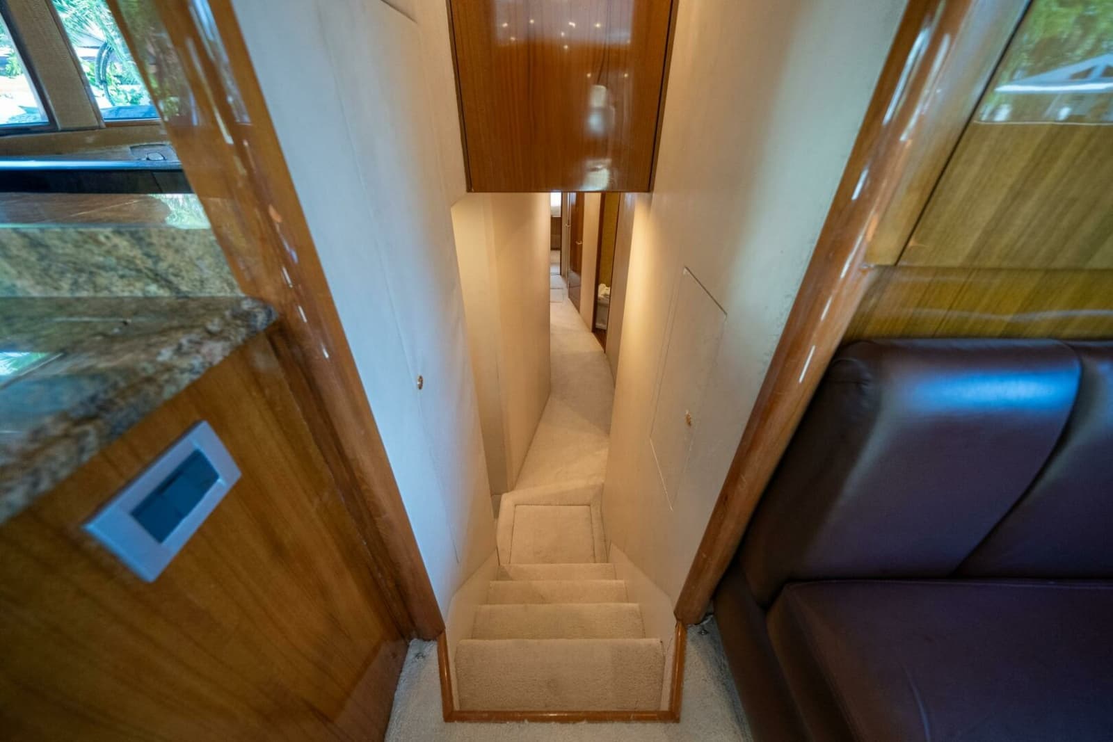 2006 Viking 68 Convertible - Photo 44