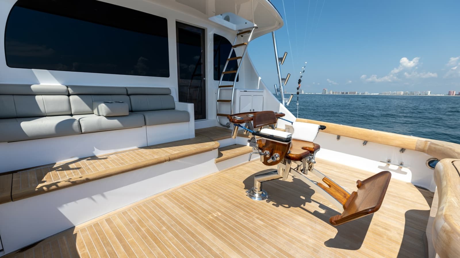 2021 Hatteras 65 GT - Photo 53