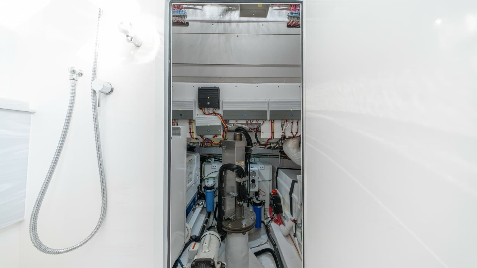 2022 Valhalla Boatworks V-46 - Photo 38