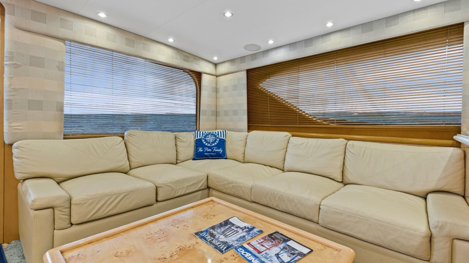 1999 Hatteras 60 Enclosed Bridge Convertible - Photo 4
