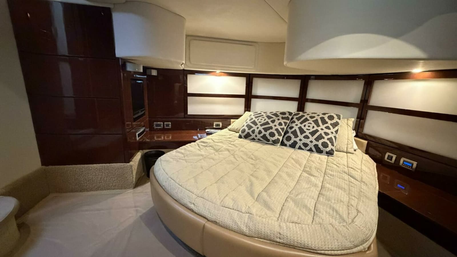2008 Sea Ray 47 Sedan Bridge - Photo 22