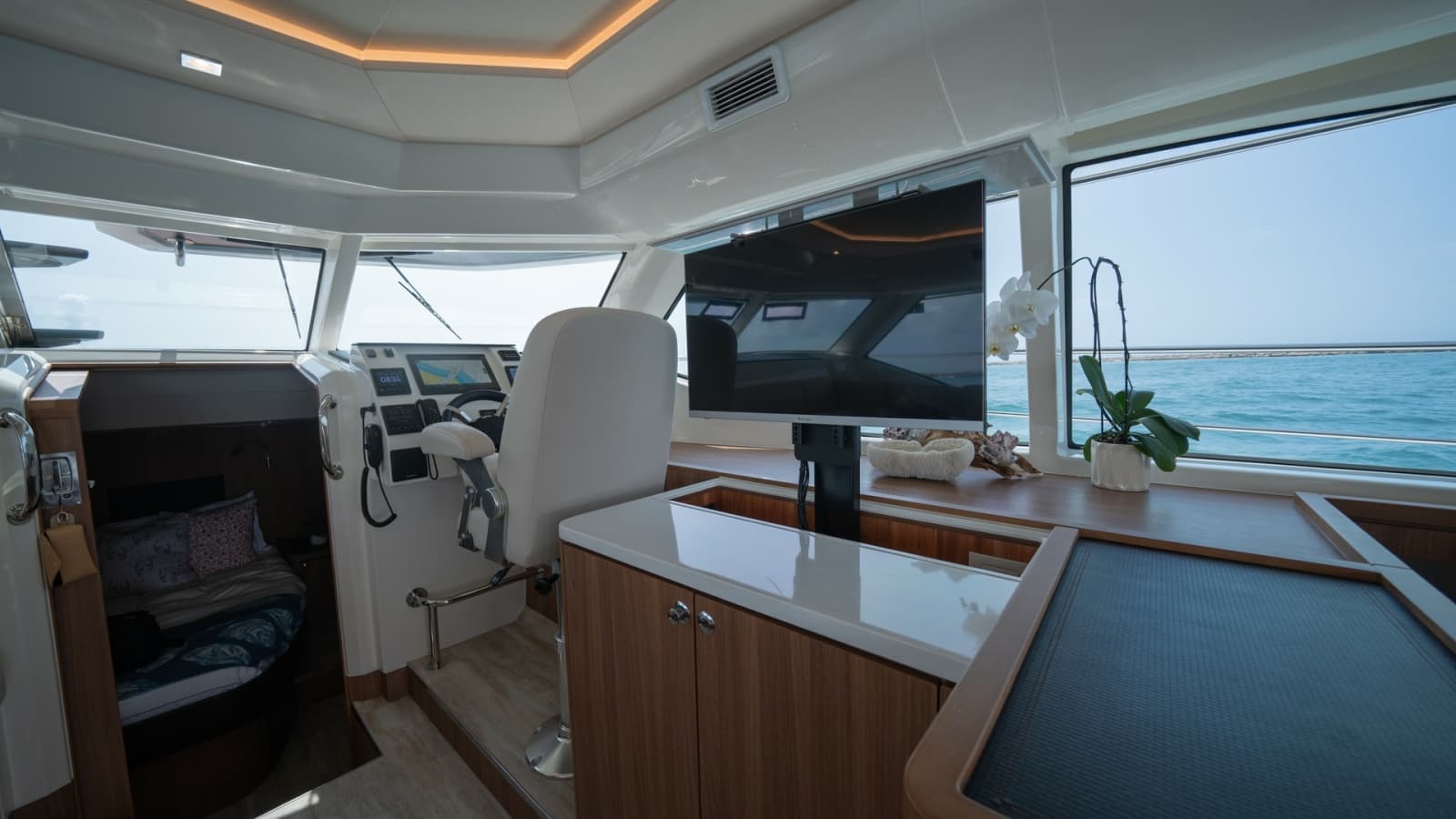 2021 Aquila 44 Motor Yacht - Photo 35