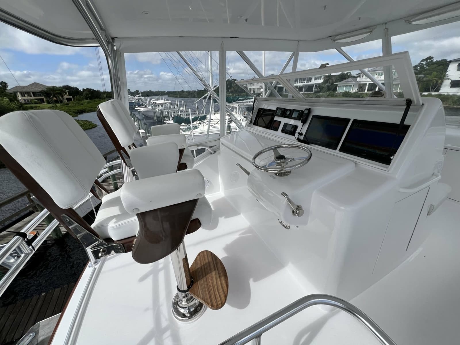 2013 Hatteras GT 54 - Photo 2