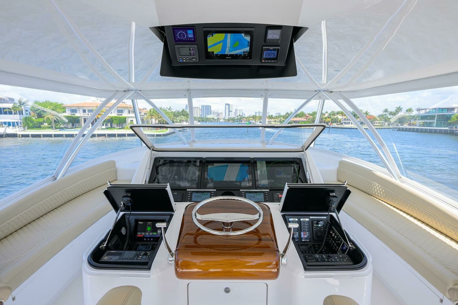 2021 Viking 72 Convertible - Photo 29