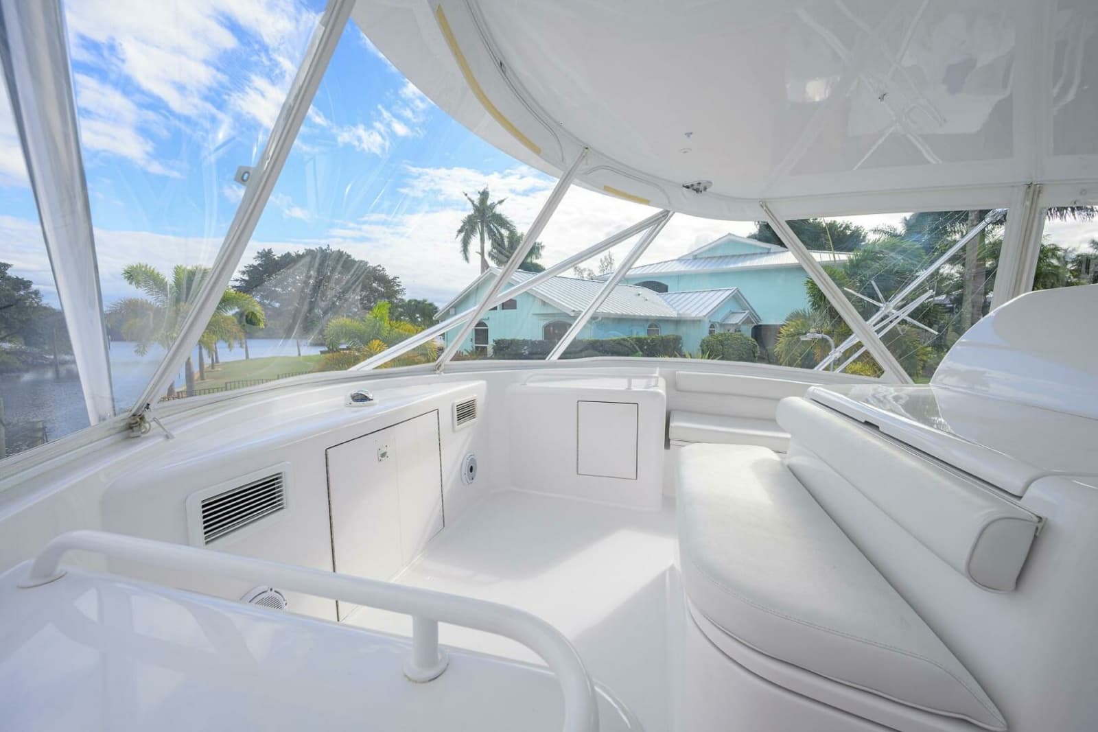 2013 Hatteras GT63 - Photo 28