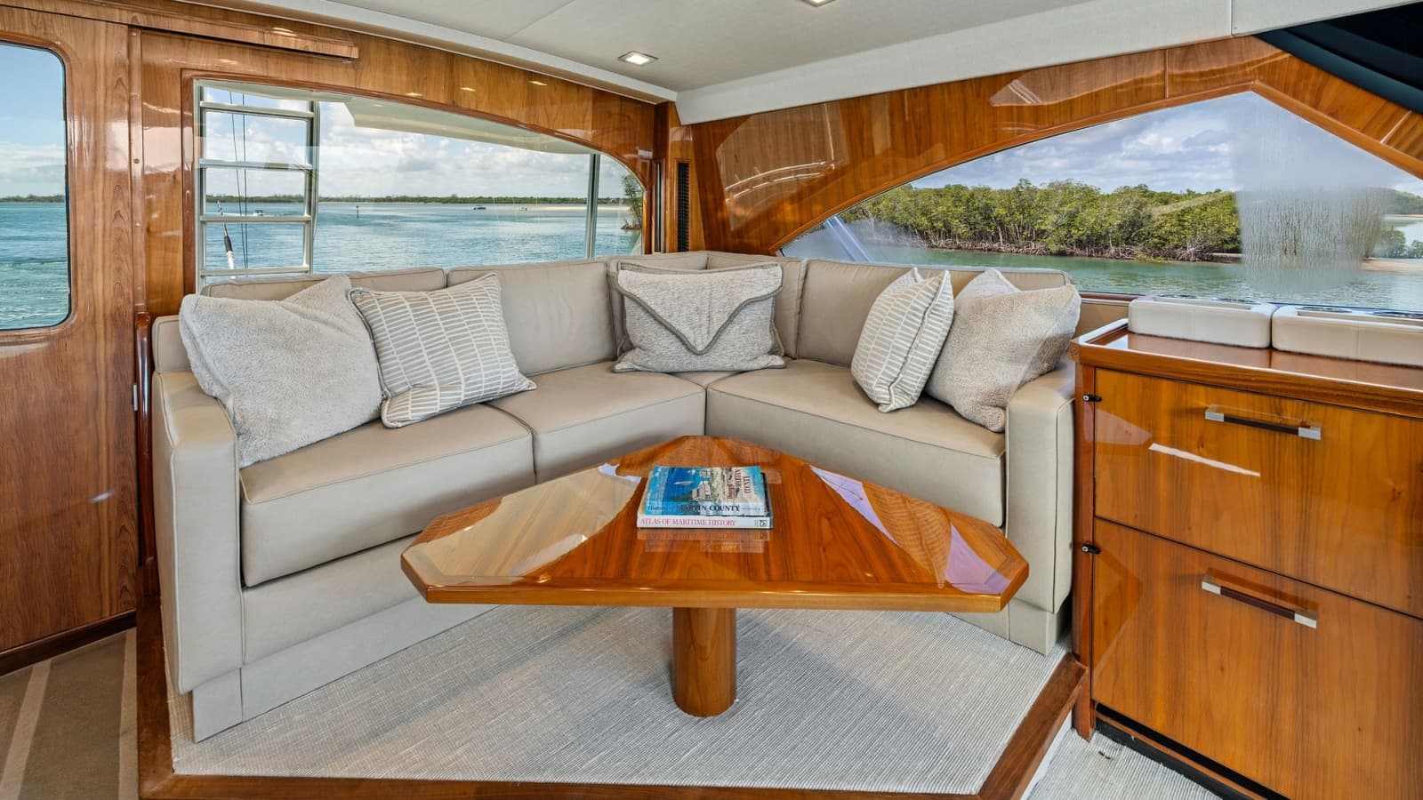 2016 Viking 80 Enclosed Bridge - Photo 94