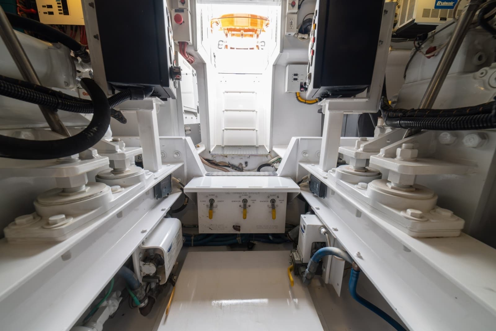 2012 Viking 60 Convertible - Photo 87