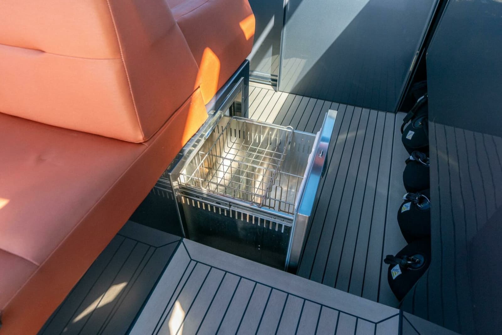 2022 Vanquish Yachts VQ45 - Photo 20