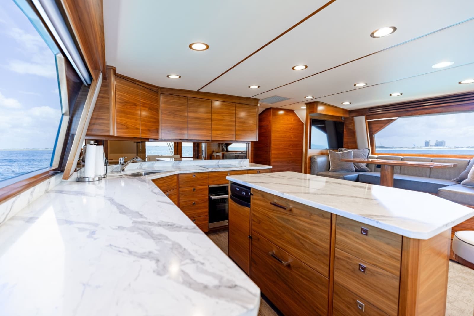2023 Viking 72 Convertible - Photo 15