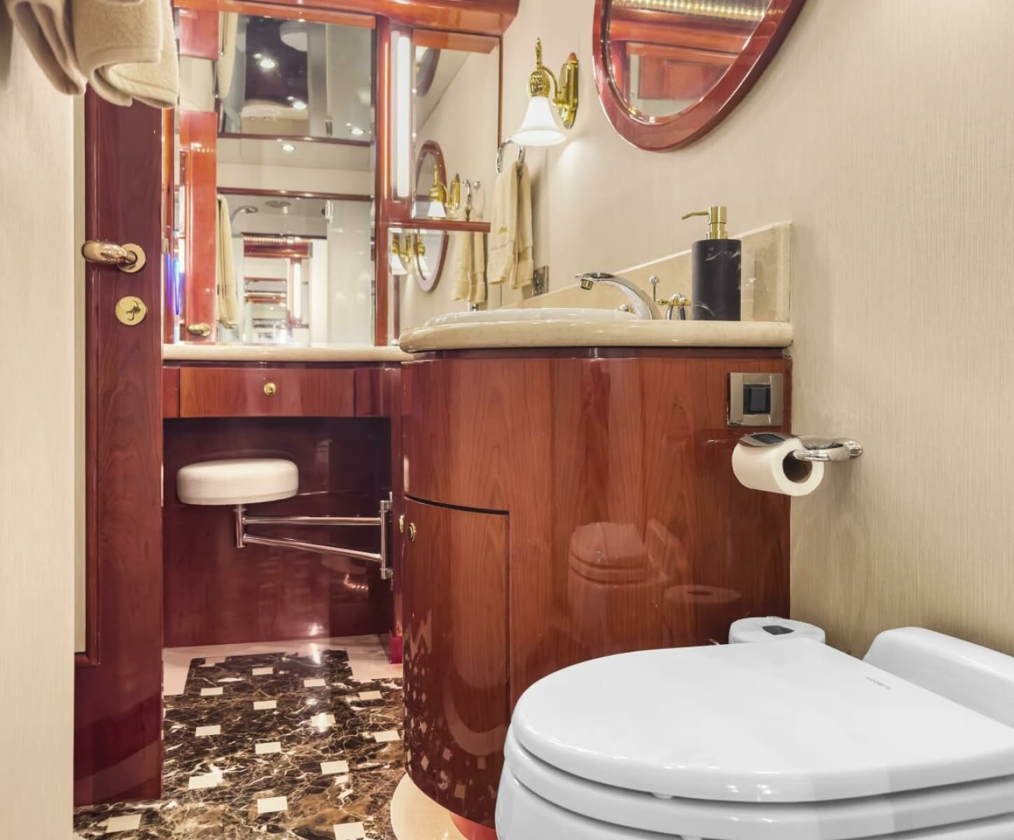 2005 Ocean Alexander 80 motoryacht - Photo 45