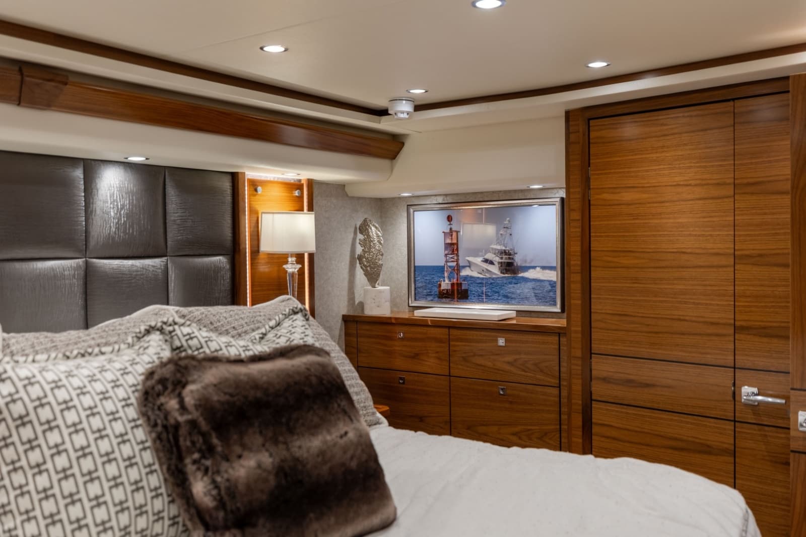 2023 Viking 72 Convertible - Photo 39