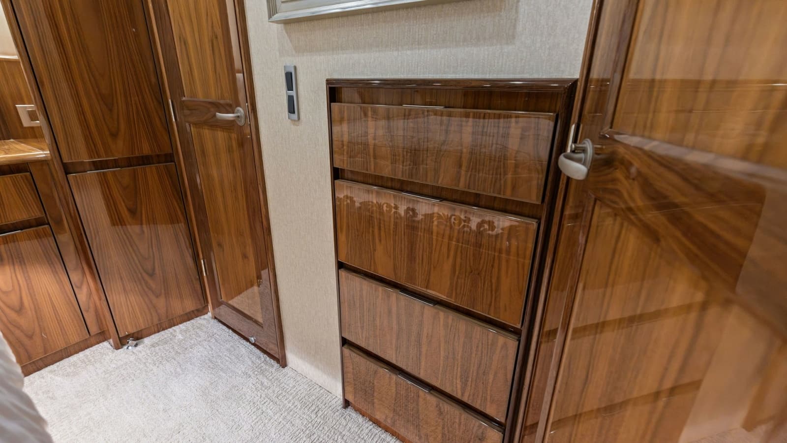 2018 Viking 62 Enclosed Bridge - Photo 41