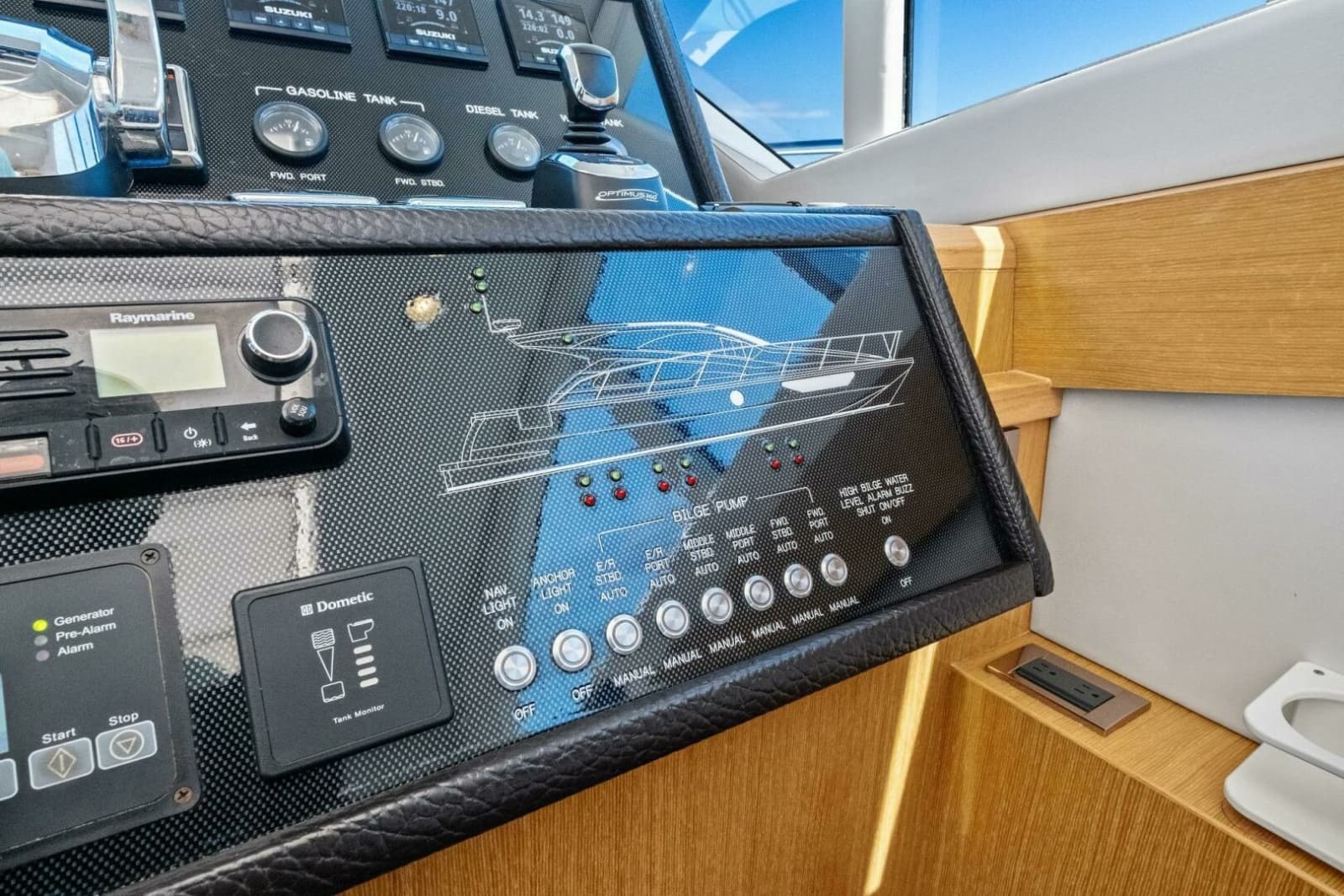 2018 Mares 47 Outboard Express Catamaran - Photo 9